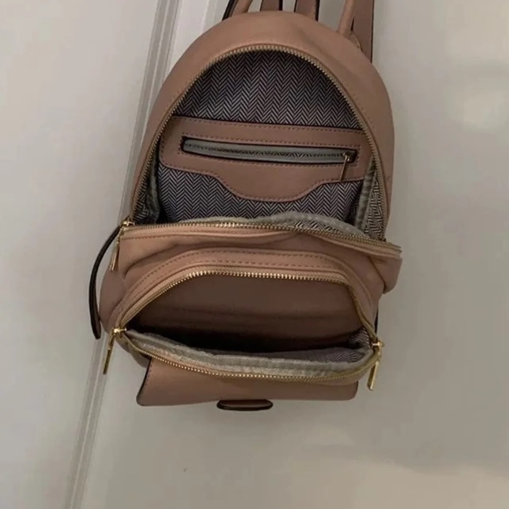 Backpack - Picture 11 of 11